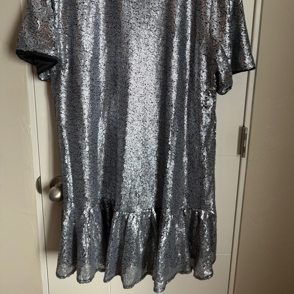 PLUS SIZE (2X)_Melloday Silver Sequin Dress (~Midi-Length) - Picture 2 of 5